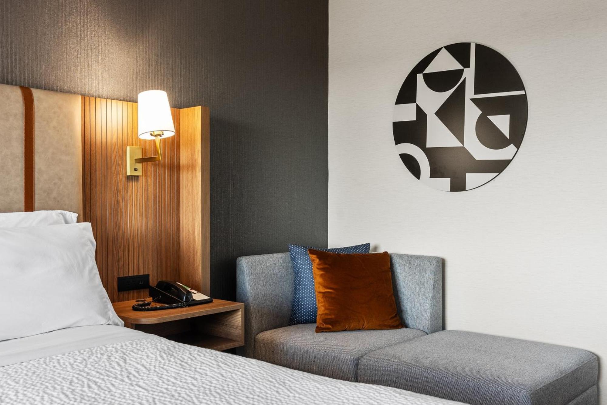 Hotel State Park Entry By Ihg