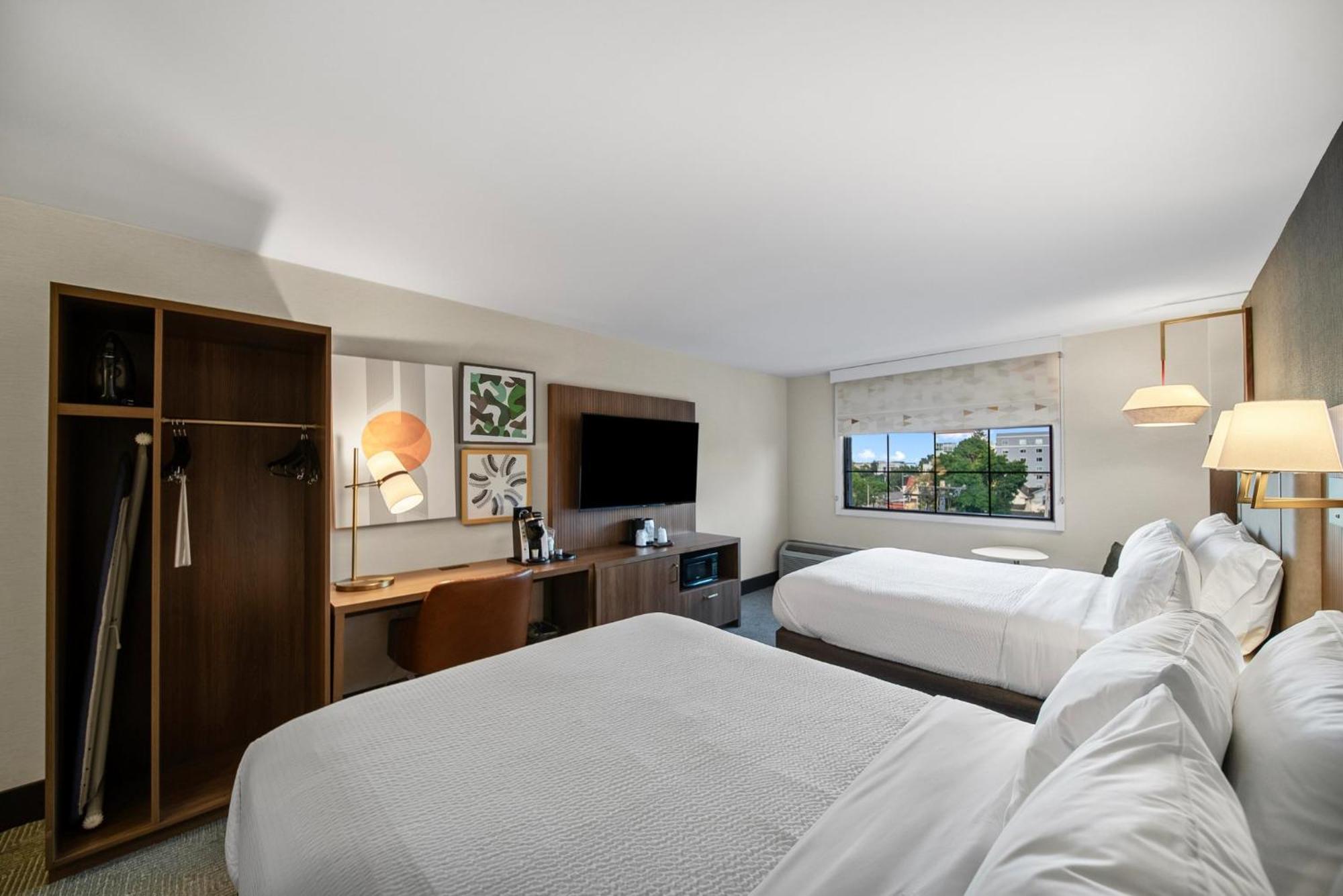 State Park Entry By Ihg Hotel Niagara Falls