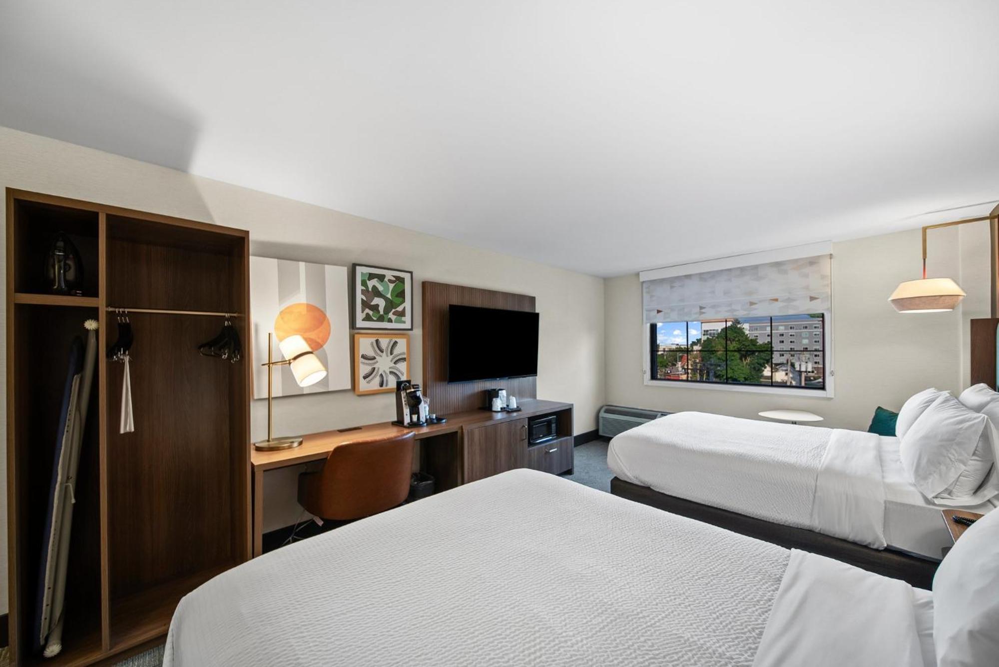 Hotel State Park Entry By Ihg