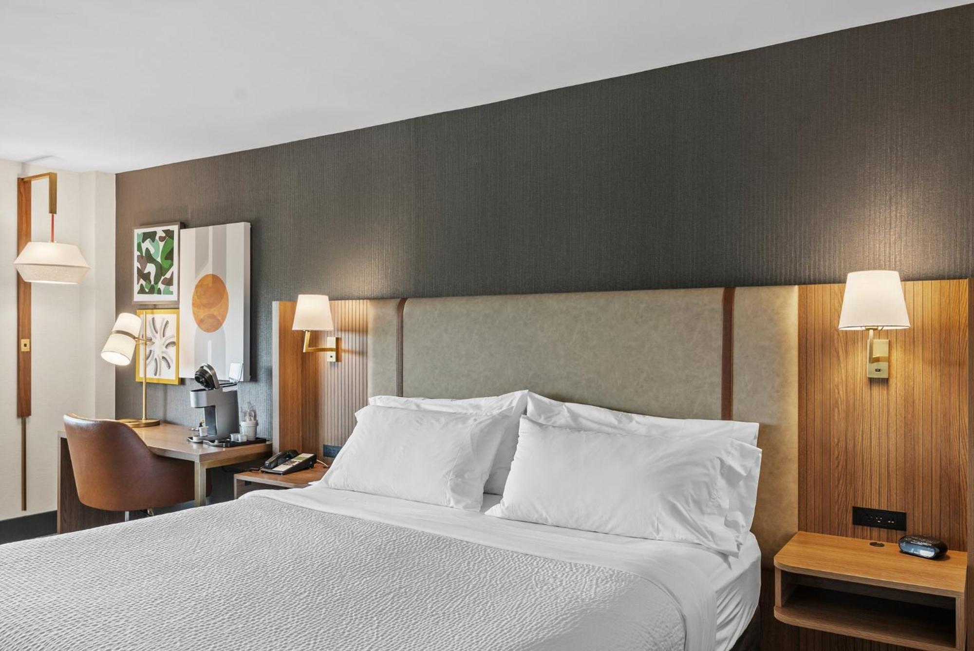 Hotel State Park Entry By Ihg 3*