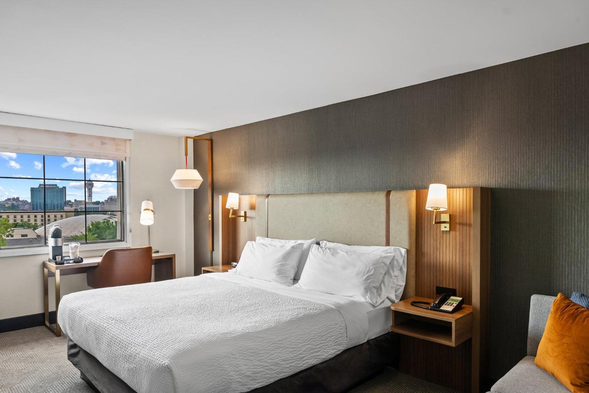 State Park Entry By Ihg Hotel Niagara Falls
