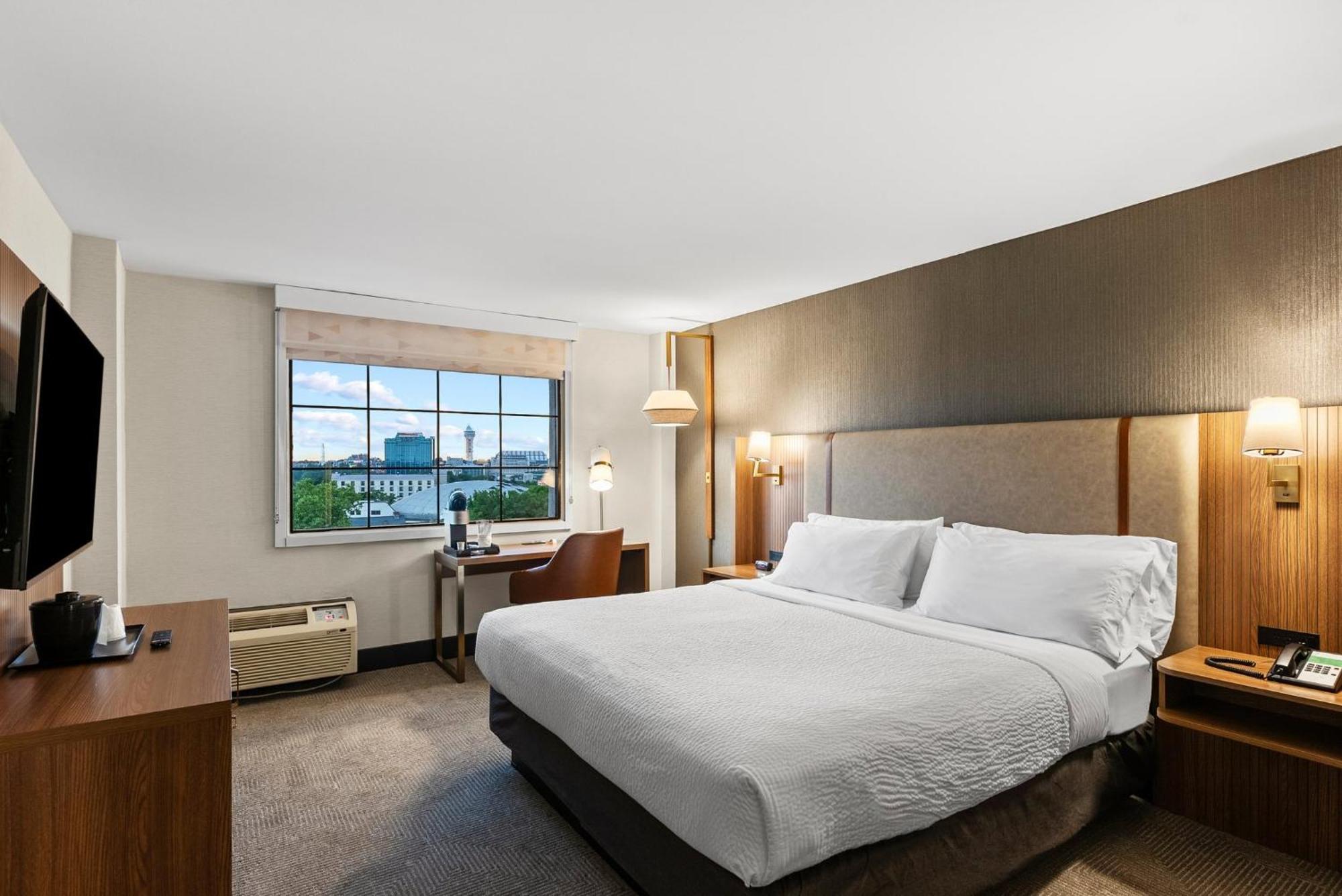 State Park Entry By Ihg 3* Niagara Falls